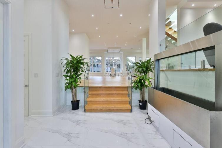 Executive Room In Toronto Next To Yorkdale Shopping Centre Εξωτερικό φωτογραφία